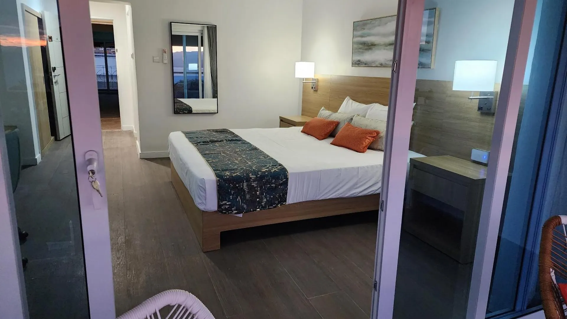 ***  מונטגו ביי Hotel 39 Jamaica ג'מייקה